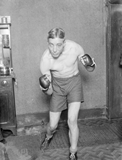 Knock Gallery: Living Room Boxer