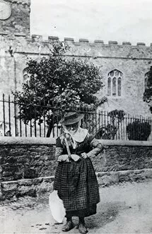 Haverfordwest Collection: Llangwm cockle woman, Haverfordwest, South Wales