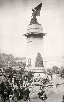 Llaying wreaths, memorial monument, Shanghai, China