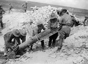 Loading a trench mortar, Western Front, France, WW1
