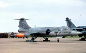 Jagdbombergeschwader Prints: Lockheed F-104G Starfighter 25+35