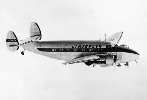 Lodestar Prints: Lockheed L18 Lodestar aloft -Linjeflyg