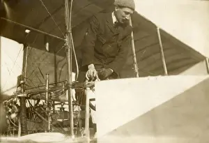 Lon Delagrange (1872-1910) in his Voisin-Delagrange III