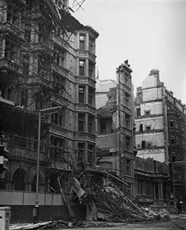 Images Dated 30th November 2017: London