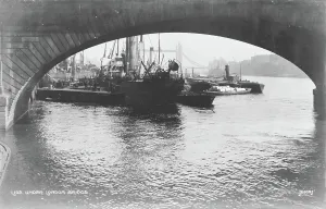 Reflects Prints: Under London Bridge