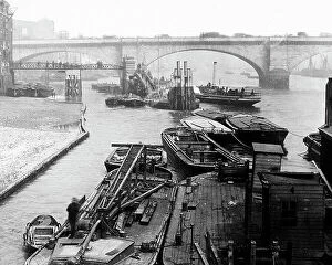Images Dated 22nd August 2018: London Bridge River Thames Victorian period