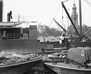 Packet Prints: London Docks loading a steam packet with rags