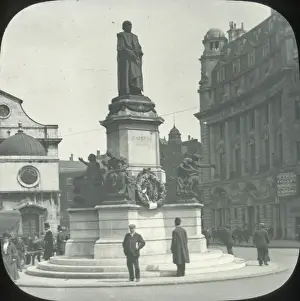 Gladstones Prints: London, England - Gladstones Statue