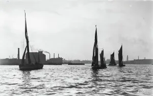 Reflects Prints: London with the Evening Tide