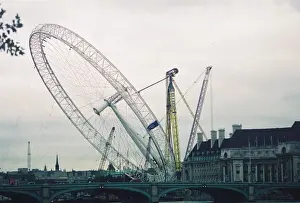 London Eye going up