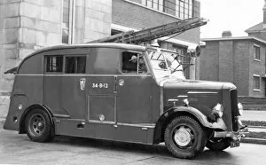 Images Dated 9th November 2011: London Fire Brigade van appliance