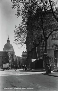 Bustling Prints: London G.P.O. and St. Paul's Cathedral