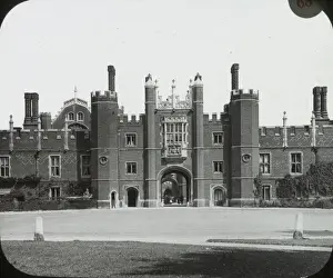 London - Hampton Court Palace