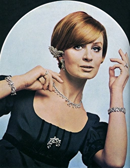 Akehurst Gallery: London Life jewels presentation