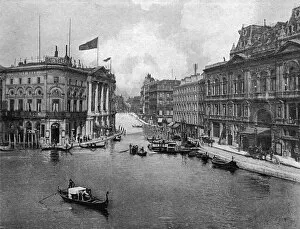Images Dated 1st September 2015: If London were like Venice - Piccadilly Circus