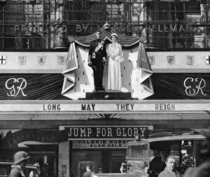 Effigies Collection: London Pavilion decorated for the Coronation