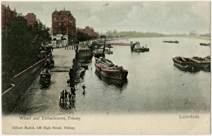 Images Dated 31st August 2016: London - Putney - The Wharf and Embankment