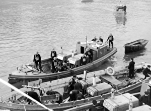 Images Dated 3rd October 2011: London Region NFS / AFS fire floats and tenders, WW2