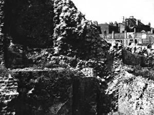 Images Dated 14th April 2011: London Roman Wall