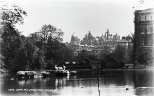 Showcasing Prints: London in St James's Park