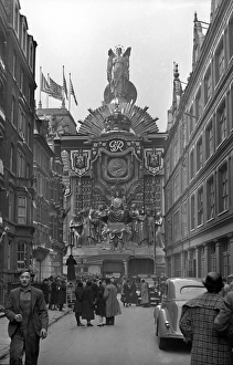 Accession Gallery: London street with King George VI display