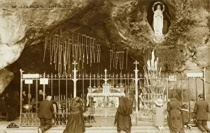 Miracles Gallery: Lourdes - The Grotto
