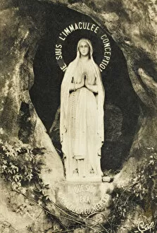 France Gallery: Lourdes - The statue in the Grotto