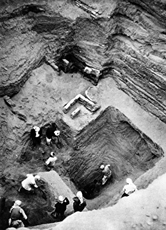 Discoveries Gallery: Lowest level of Mesopotamias oldest city