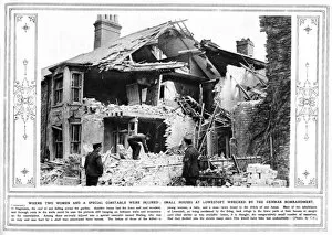 Images Dated 6th April 2016: Lowestoft bombardment - damaged houses, 1916
