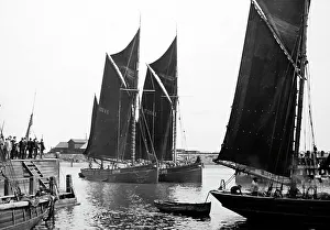 Lowestoft Prints: Lowestoft Harbour, Victorian period