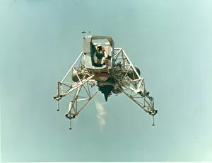 Lunar Gallery: A Lunar landing Training Vehicle