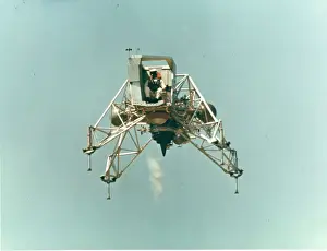 Lunar Prints: A Lunar landing Training Vehicle