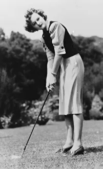 Lynne Carver in a golf outfit designed by Dolly Tree in 1940 Lynne Carver in a golf outfit designed by Dolly Tree in 1940