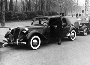 Images Dated 9th September 2011: Madame De Rothschild