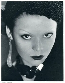 Images Dated 12th April 2019: A Madame Yevonde portrait of Mrs Constant Lambert