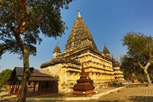 Images Dated 31st January 2016: Mahabodhi Pagoda in Old Bagan, Bagan, Myanmar
