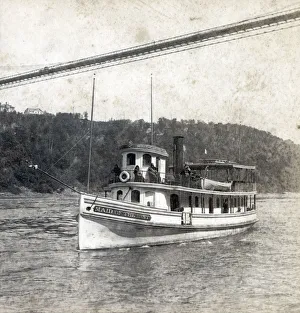 Images Dated 8th November 2019: Maid of the Mist steamboat, Niagara Falls, USA