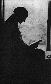 Mairi Chisholm reading in the cellar at Pervyse Mairi Chisholm reading in the cellar at Pervyse