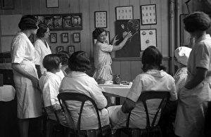 Apply Gallery: Make-Up School