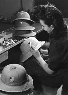 Making pith helmets for the German Afrika Korps - WWII