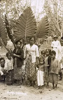 Singapore Prints: Two Malaysian Women and their children - Singapore