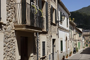 Images Dated 21st April 2013: Mallorca, Spain, Valldemossa - Old Houses
