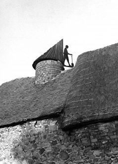 Images Dated 11th March 2011: Malt House Weathervane