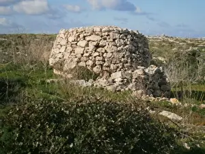 Maltese girna - Paradise Bay, Malta