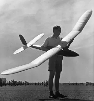 Images Dated 9th March 2012: Man W / Model Aircraft