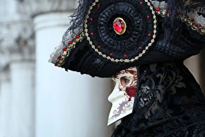 Images Dated 8th February 2013: Man wearing Venice Carnival Costume