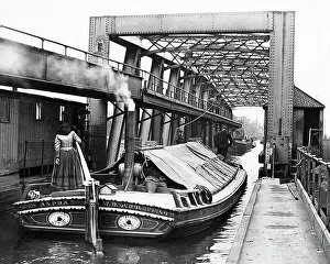 Aqueduct Collection: Manchester Ship canal Barton Aqueduct