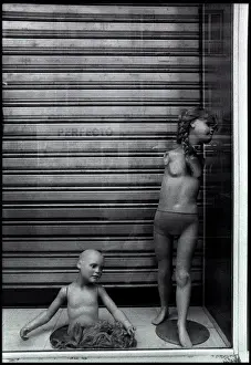 Mannequins, shop window Paris, France