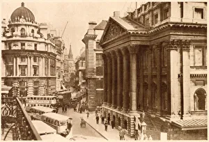 Images Dated 7th June 2021: Mansion House is the official residence of the Lord Mayor of London. Date: 1935