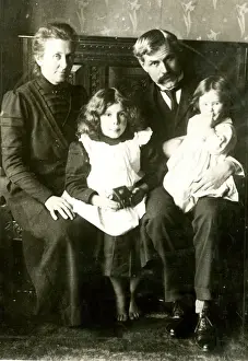 Smock Prints: Margaret Ethel MacDonald, Ramsey MacDonald and children